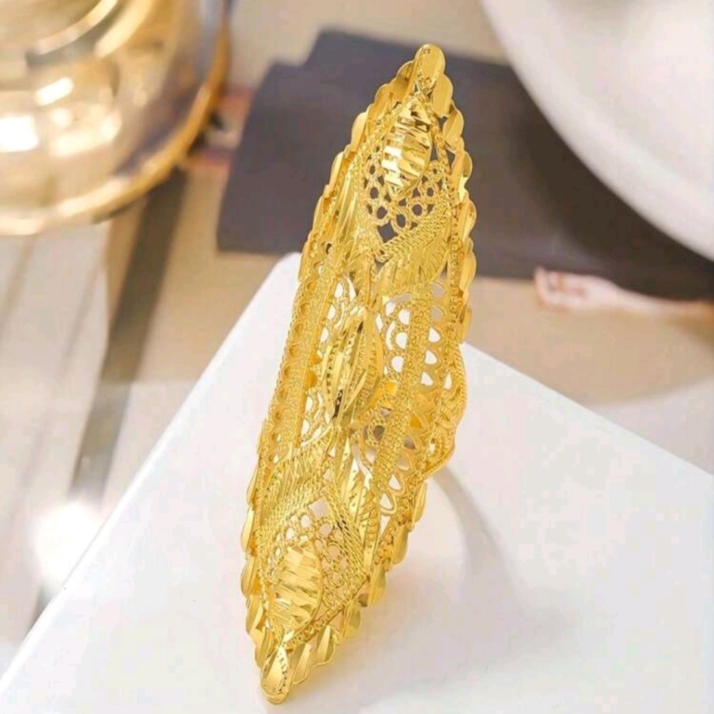 18kt Egyptian Ring